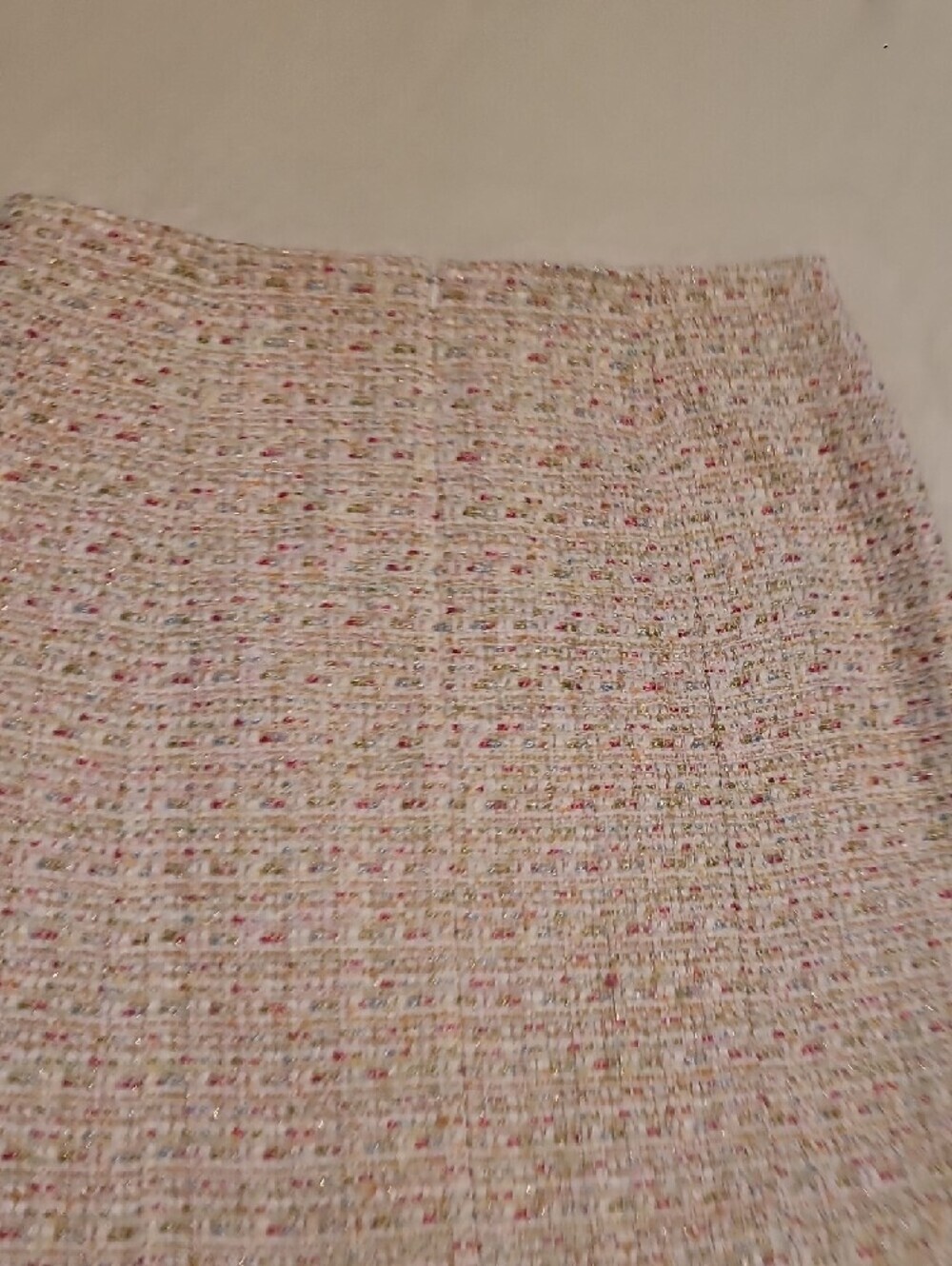 Brooks Brothers Cream Tweed Mini Skirt with Pink and Gold Accents - Picture 5 of 6